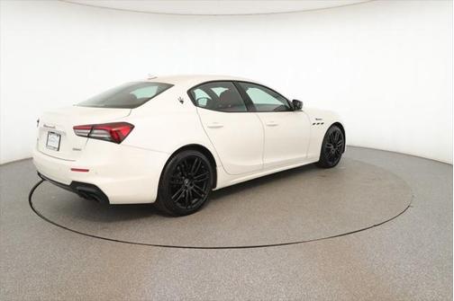 2022 Maserati Ghibli Modena Q4