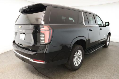 2025 Chevrolet Suburban LT
