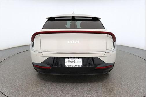 2022 Kia EV6 Wind