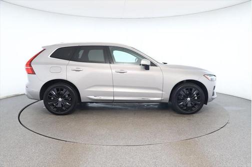 2022 Volvo XC60 B6 Inscription