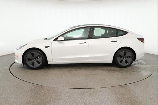 2022 Tesla Model 3 Standard Range