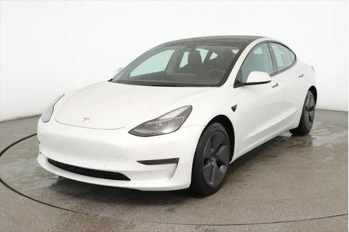 2022 Tesla Model 3 Standard Range