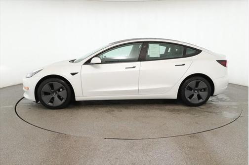 2022 Tesla Model 3 Standard Range