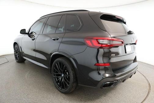 2022 BMW X5 M50i