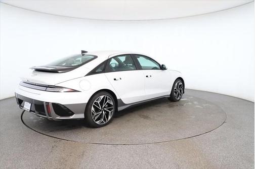 2025 Hyundai IONIQ 6 SEL