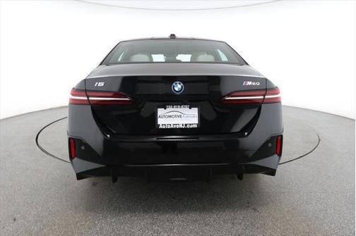 2024 BMW i5 M60