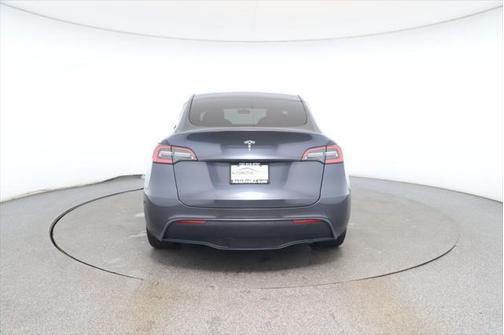 2021 Tesla Model Y Standard Range Rear-Wheel Drive