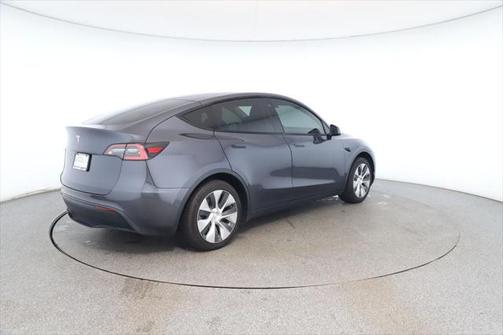 2021 Tesla Model Y Standard Range Rear-Wheel Drive