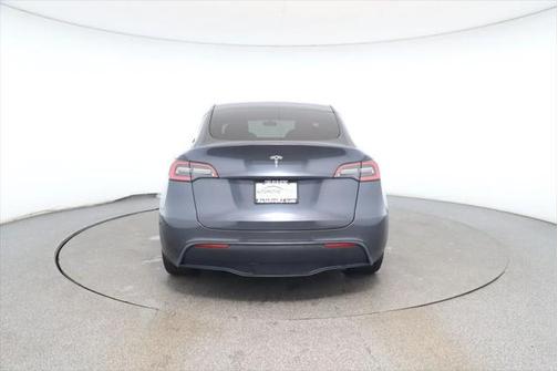 2021 Tesla Model Y Standard Range Rear-Wheel Drive