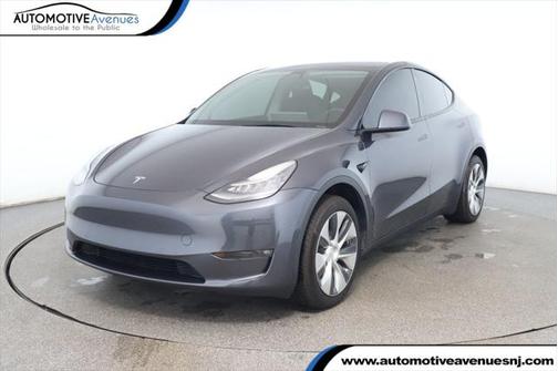 2021 Tesla Model Y Standard Range Rear-Wheel Drive