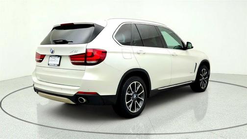 Mineral White Metallic 2017 BMW X5 xDrive35i