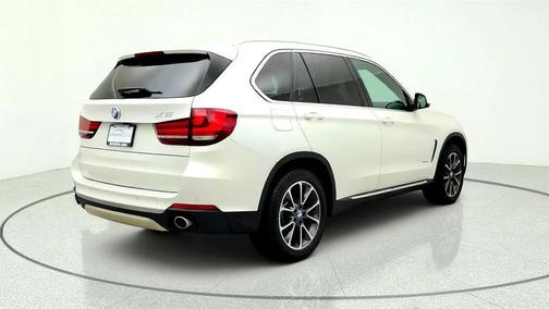 Mineral White Metallic 2017 BMW X5 xDrive35i