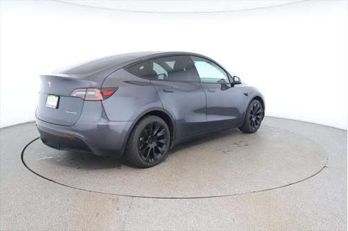 2022 Tesla Model Y Long Range Dual Motor All-Wheel Drive
