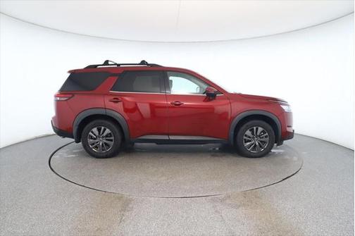 2022 Nissan Pathfinder SV 2WD