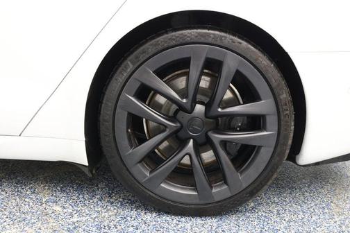 2023 Tesla Model S Plaid