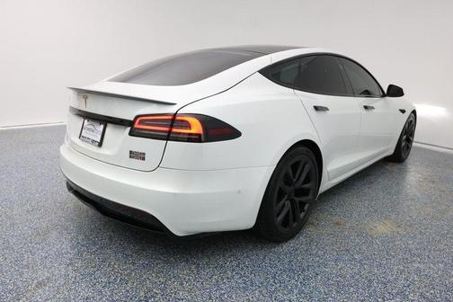 2023 Tesla Model S Plaid