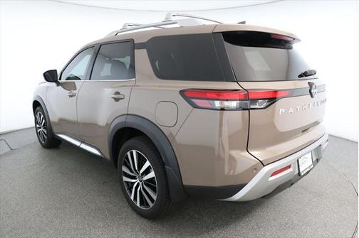 2024 Nissan Pathfinder Platinum FWD