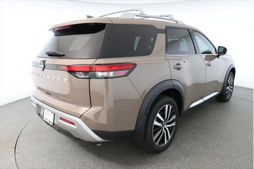 2024 Nissan Pathfinder Platinum FWD