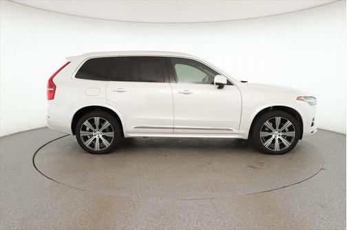 2024 Volvo XC90 Recharge Plug-In Hybrid T8 Plus Bright Theme 7-Seater
