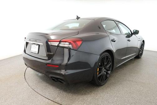 2022 Maserati Ghibli Modena