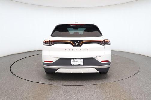 2023 VinFast VF 8 Eco AWD 82 kWh