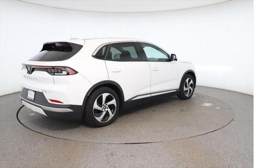 2023 VinFast VF 8 Eco AWD 82 kWh