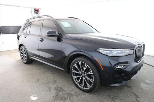 2022 BMW X7 M50i