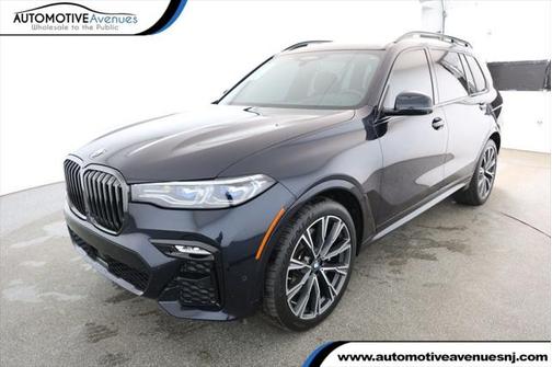 2022 BMW X7 M50i