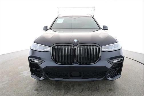 2022 BMW X7 M50i
