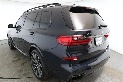 2022 BMW X7 M50i