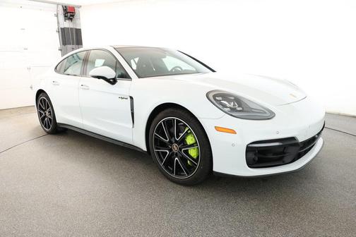 2023 Porsche Panamera 4 Platinum Edition