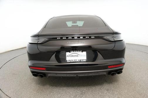 2022 Porsche Panamera 4