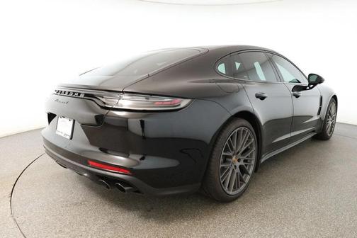 2022 Porsche Panamera 4