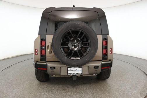 2024 Land Rover Defender 110 P400 X-Dynamic SE