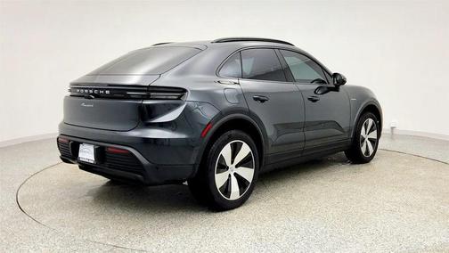 2025 Porsche Macan 4