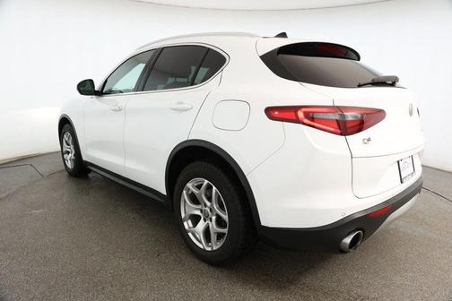 2021 Alfa Romeo Stelvio Base