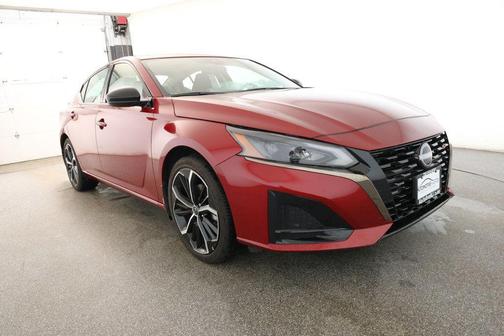 2025 Nissan Altima SR FWD