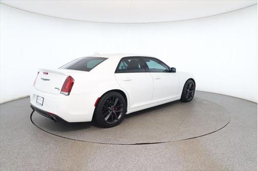 2023 Chrysler 300 C