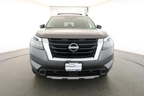 2023 Nissan Pathfinder Platinum 4WD