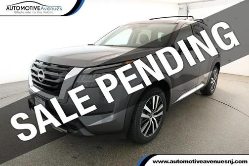 2023 Nissan Pathfinder Platinum 4WD