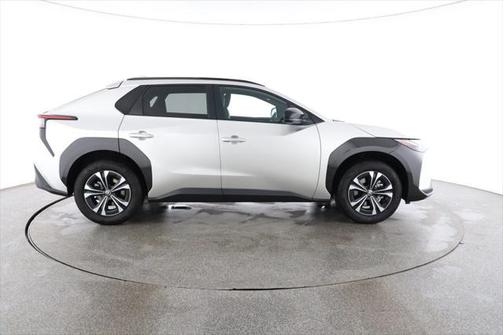 2025 Toyota bZ4X XLE