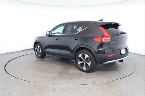 2023 Volvo XC40 B5 Plus Bright Theme