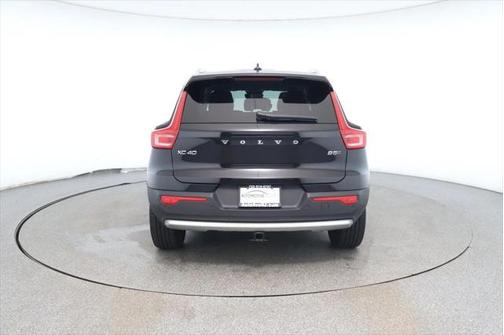 2023 Volvo XC40 B5 Plus Bright Theme
