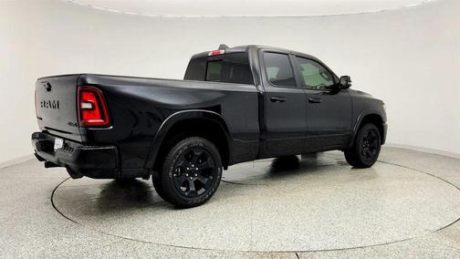 Diamond Black Crystal Pearlcoat 2025 RAM 1500 Big Horn/Lone Star