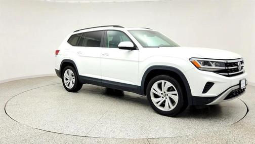 Pure White 2021 Volkswagen Atlas 2.0T SE w/Technology 4MOTION