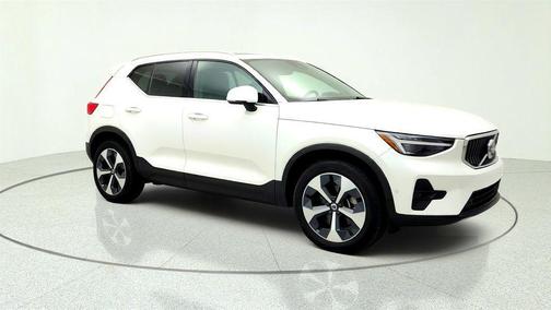 Crystal White Metallic 2024 Volvo XC40 B5 Plus Bright Theme
