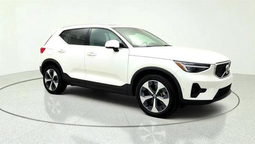 Crystal White Metallic 2024 Volvo XC40 B5 Plus Bright Theme
