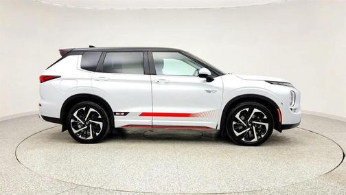 2024 Mitsubishi Outlander PHEV LE