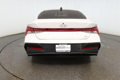 2024 Hyundai ELANTRA HEV Limited