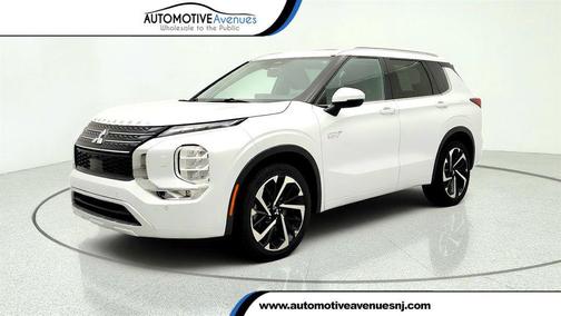 White Diamond 2023 Mitsubishi Outlander PHEV SEL